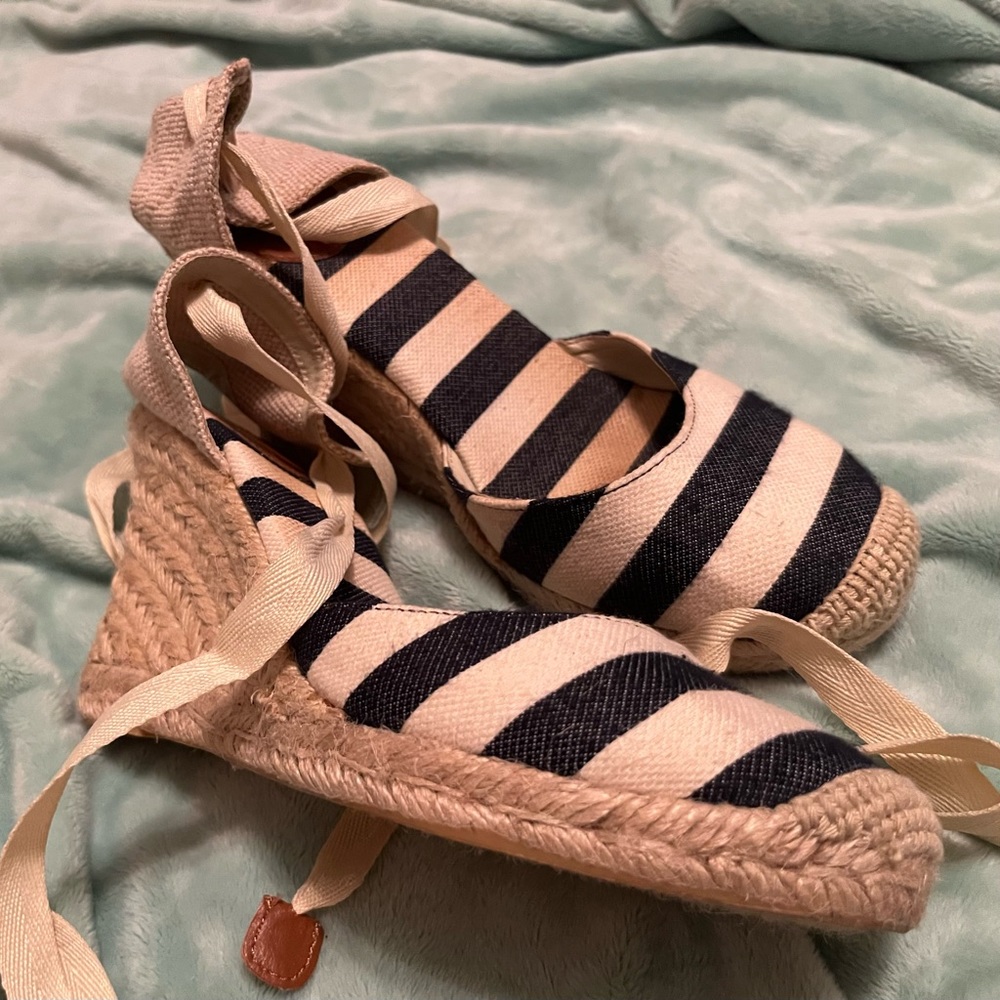 Navy blue stripes